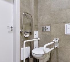 Однокомнатные апартаменты-студия для маломобильных гостей в APARTVILLE