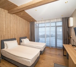 Двухместный коттедж Улучшенный двуспальная кровать в 45 причал