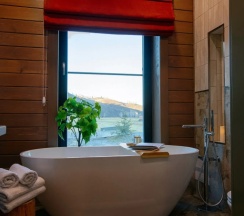 Коттедж с 4 комнатами с балконом и с красивым видом из окна в Заречье