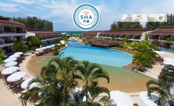 Номер Deluxe с красивым видом из окна в Arinara Beach Resort Phuket