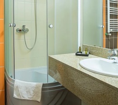 Четырёхместный номер Superior в Inter Business Bucharest Hotel