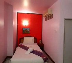 Трёхместный семейный номер Standard односпальная кровать в Thepparat Lodge Krabi