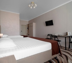 Джуниор Сюит в Лабиринт