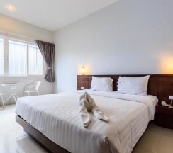 Двухместный номер Standard с балконом двуспальная кровать в 7Q Bangla Hotel