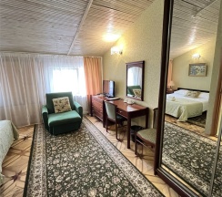 1 Категория (номер с 1 двуспальной кроватью с видом в атриум) в Hotel park river