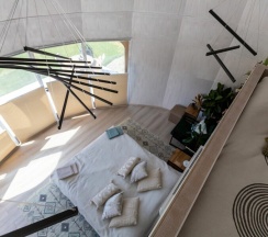 Купол с цветами в Воздух