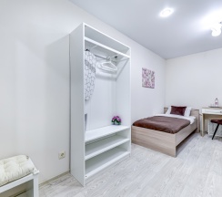 Двухместная комната с 2 односпальными кроватями и собственной ванной комнатой в МК Распутина