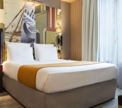 Четырёхместный номер семейный в Mercure Paris Alesia