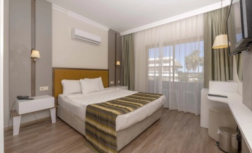 Трёхместный номер Gul Resort Standard с балконом в Armas Gul Beach (ex. Otium Gul Beach Resort)