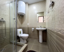 Трёхместный номер Standard с балконом в Rita House