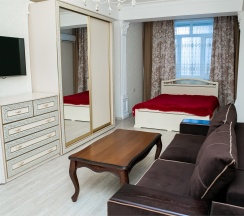 М.Горького 85Б. 1-комн.кв., 1-этаж, 81 в АнтиОтель