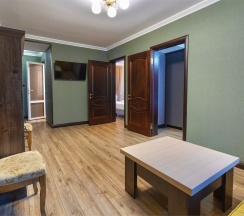 Четырехместный номер "Люкс" с балконом в Горная Роза