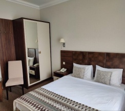 СТАНДАРТ С БАЛКОНОМ (ОДНА БОЛЬШАЯ КРОВАТЬ) в Андерсен