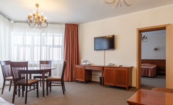 Сьют в Александръ