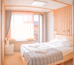 Полулюкс с балконом в Ковчег