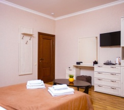 Семейный с двумя изолированными спальнями до 6 гостей с балконом в Джульетта