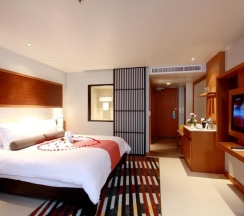 Двухместный номер Deluxe с балконом 2 отдельные кровати в ASHLEE Hub Hotel Patong