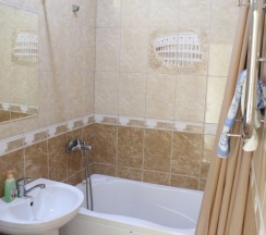 Улучшенный с балконом и видом на горы и бассейн в Аида