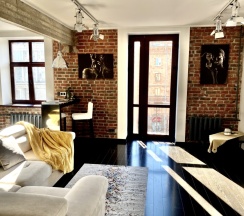 Двухместные апартаменты с 2 комнатами с балконом и с красивым видом из окна двуспальная кровать в Апартаменты InterLoft 6 Old Town Free Parking Wi-Fi 100/50 Smart TV