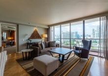 Двухместный номер Deluxe с 3 комнатами с балконом 2 отдельные кровати в Chatrium Residence Sathorn