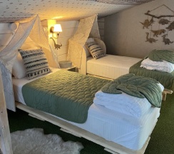 Семейный коттедж с видом на внутренний двор в Академия Виски