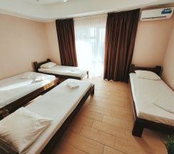 5ти местная студия с мини-кухней, террасой и панорамным видом на море  в Благовещенка