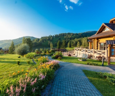 Отель Cosmos Collection Altay Resort в Республике Алтай