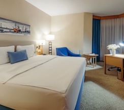 Двухместный номер Deluxe с видом на город двуспальная кровать в Dedeman Oskemen Hotel