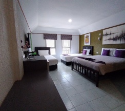 Трёхместный номер Standard c 1 комнатой в Samui Green Hotel