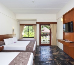 Номер Deluxe с балконом и с красивым видом из окна в Karona Resort & Spa