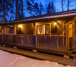 Коттедж стандарт с 2 односпальными и 2 двуспальными кроватями в На ладони