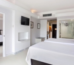 Номер Deluxe Terrace семейный Connecting в Thavorn Palm Beach Resort Phuket