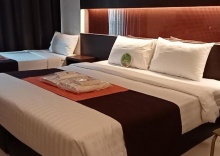 Трёхместный номер Standard в The Bangkok Airport Link Suite