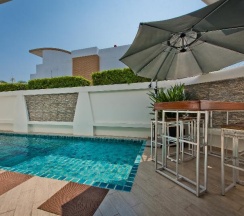 Вилла с 2 комнатами с балконом в Tropicana Pool Villa
