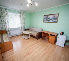 Номер комфорт с 2 односпальными кроватями (мансарда) в Дубрава