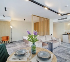 Люкс Плюс в Ластадие