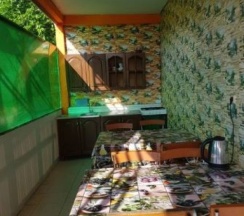 Трехместный Стандарт вид во двор частично на море (с балконом) в Диана