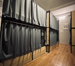 Кровать в общем номере в Alleyway Hostel - Adults Only