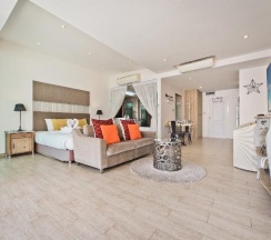 Вилла Deluxe с балконом в Tropicana Pool Villa