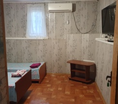 3-местный номер эконом (мансарда) в В гостях у Светланы