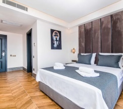 Двухместный номер Standard с частичным видом на море двуспальная кровать в Kas Pier Hotel
