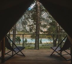 Тент-хаус у реки в Ороктой парк