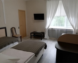 Трехместный номер категории «стандарт» в Транзит