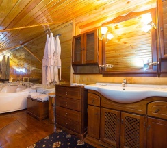 Коттедж VIP(с видом на озеро) в Покровское