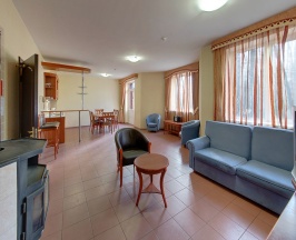 Шестиместный коттедж с сауной в Айвенго