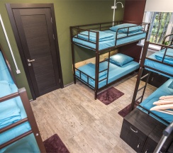 Место в шестиместном смешанном номере в Green Hostel
