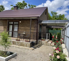 Апартаменты улучшенные с кухней и балконом в Между гор