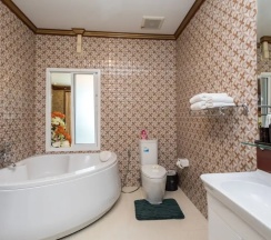 Одноместный люкс с видом на бассейн в Erawan Hotel