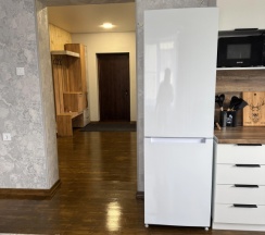 Двухместный коттедж с 2 комнатами двуспальная кровать в На Карьерной