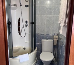 Двухместный номер Standard с балконом и с красивым видом из окна двуспальная кровать в Сергей